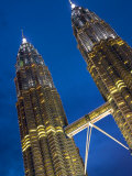 Petronas Towers, World's Tallest Buildings, Kuala Lumpur, Malaysia Photographic Print by Glenn Beanland