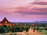 Pink Sky From Swesandaw Paya, Bagan, Myanmar (Burma) Photographie par Anthony Plummer