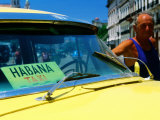 Man with 1950's Taxi, Havana, Cuba Fotografisk trykk av Christopher P Baker Man with 1950's Taxi, Havana, Cuba Fotografisk trykk av Christopher P Baker