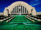 Fountain at Entrance to Museum Centre, Cincinnati, United States of America Fotografie-Druck von Richard I'Anson