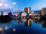 Scioto River in Front of City Skyline, Columbus, United States of America Fotografie-Druck von Richard I'Anson