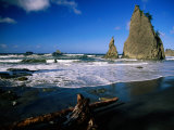 Rialto Beach, Rock Formations and Driftwood in the Wet Sand in Olympic National Park, Washington Photographic Print by Mark Newman