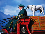 Budweiser Clydesdale Horse Cart, with Dalmation Standing on Boxes, Palmer, U.S.A. Lámina fotográfica por Mark Newman Budweiser Clydesdale Horse Cart, with Dalmation Standing on Boxes, Palmer, U.S.A. Lámina fotográfica por Mark Newman