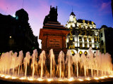 Fountain and City Square at Dusk, Granada, Spain Photographie par Chester Jonathan