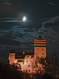 Dracula Castle at Night, Bran Castle, Transylvania, Romania Photographie par Russell Young