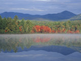 Fall Reflections in Chocorua Lake, White Mountains, New Hampshire, USA Impressão fotográfica por Jerry & Marcy Monkman Fall Reflections in Chocorua Lake, White Mountains, New Hampshire, USA Impressão fotográfica por Jerry & Marcy Monkman