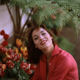 Portrait of Actress Elsa Martinelli Reproduction photographique sur papier de qualité par Ralph Crane