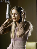 Actress Peggy Lipton in a Recording Studio Reproduction photographique sur papier de qualité par Vernon Merritt III