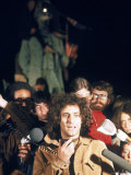 Yippie Leader Abbie Hoffman Speaking to Crowd During the Riot Conspiracy Trial, aka the Chicago 8 Premium fotografisk trykk av Lee Balterman