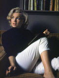 Marilyn Monroe Relaxing at Home Premium fotoprint van Alfred Eisenstaedt Marilyn Monroe Relaxing at Home Premium fotoprint van Alfred Eisenstaedt