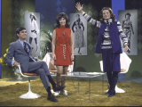 Today Show Anchor Barbara Walters Interviewing James Brady, Midi or Mini Length Hemlines Lámina fotográfica de primera calidad por John Dominis Today Show Anchor Barbara Walters Interviewing James Brady, Midi or Mini Length Hemlines Lámina fotográfica de primera calidad por John Dominis