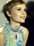 Actress Mia Farrow During Filming of the Motion Picture "A Dandy in Aspic" Premium Photographic Print by Bill Eppridge