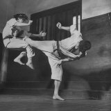 Law Student Gojuro Harada Uses Right Foot on the stomach to ward off attack of economics student Photographie par John Florea