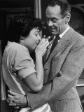 Actors Anne Bancroft and Henry Fonda in Scene From Broadway Play "Two for the Seesaw" Reproduction photographique sur papier de qualité par Alfred Eisenstaedt