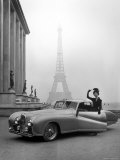 Model Wearing Jacques Fath Ensemble Beside 1947 Model Delahaye Automobile Photographic Print by Tony Linck