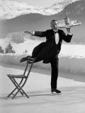 Waiter Rene Brequet with Tray of Cocktails as He Skates Around Serving Patrons at the Grand Hotel Photographie par Alfred Eisenstaedt