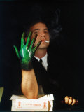 Man Displaying His Hand showing a Direct Result of Nicotine in Cigarette Smoke Fototryk i høj kvalitet af Henry Groskinsky