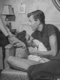 Actor Robert Walker Rehearsing Love Scene with Actress Wife Jennifer Jones on Sofa at Home Premium Photographic Print by John Florea