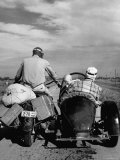Family Driving on Motorcycle and Sidecar from Omaha, Nebraska to Salt Lake City, UT Premium-Fotodruck von Allan Grant