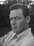 Actor William Holden Looking Serious Lámina fotográfica de primera calidad por Allan Grant Actor William Holden Looking Serious Lámina fotográfica de primera calidad por Allan Grant