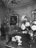 Dress Designer Christian Dior at Home in His Living Room Reproduction photographique sur papier de qualité par Frank Scherschel