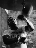 Boxing Champ Joe Frazier Working Out for His Scheduled Fight Against Muhammad Ali Fototryk i høj kvalitet af John Shearer Boxing Champ Joe Frazier Working Out for His Scheduled Fight Against Muhammad Ali Fototryk i høj kvalitet af John Shearer