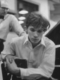 Pianist Glenn Gould Listening Intensely to Performance of Bach's Goldberg Variations Played Back Reproduction photographique sur papier de qualité par Gordon Parks