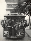 American Teenagers Riding Streetcar Towards Arc de Triomphe, Head Home Photographie par Gordon Parks