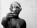 Pablo Picasso Using Flashlight to Begin Making Light Drawing in the Air Premium Photographic Print by Gjon Mili