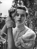 Gloria Vanderbilt Stokowski in Costume for Molnar's Play The Swan Reproduction photographique sur papier de qualité par Gordon Parks