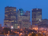 Downtown Highrise Buildings from The Forks at Dawn, Winnipeg, Manitoba Lámina fotográfica por Walter Bibikow