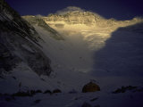 Sunkissed Advanced Basse Camp on Southside of Everest, Nepal Posters par Michael Brown