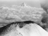 Craters Atop Mount St. Helens Stand Silent Lámina fotográfica