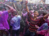 People, Faces Smeared with Colors, Celebrate Holi Lámina fotográfica People, Faces Smeared with Colors, Celebrate Holi Lámina fotográfica