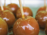 Carmel Apples at a County Fair Photographie par Heather Perry