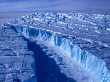 Overhead of Forbes Glacier, Macrobertson Land, Mawson, Antarctica Photographie par Grant Dixon