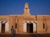 Kiffa Wood and Mud Mosque, Kiffa, Assabra, Mauritania Photographie par Jane Sweeney