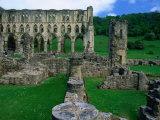 Rievaulx Abbey 12th Century Cistercian Monastery, North York Moors National Park, England Photographie par Grant Dixon