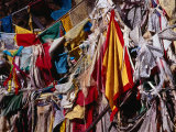 Prayer Flags on Pilgrimage Circuit Around Tashilhunpo Monastery, Shigatse, Tibet Photographie par Richard I'Anson