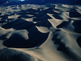 Dunes Beneath Backdrop of Sangre De Cristo Mountains,Great Sand Dunes National Monument, Coloroado Photographie par Jim Wark