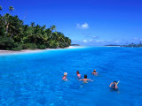 Snorkelling at One Foot Island, Aitutaki Lagoon, Cook Islands Photographic Print by Holger Leue