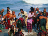 Bathing Tank Near Temple, Gokarna, India Lámina fotográfica por Paul Beinssen Bathing Tank Near Temple, Gokarna, India Lámina fotográfica por Paul Beinssen