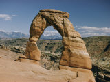 Delicate Arch in Arches National Park Photographie par Walter Meayers Edwards