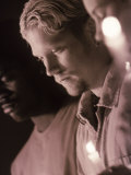 Students in Prayer Group Photographie par Lonnie Duka