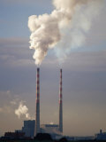 Smokestacks of Dublin Power Station, Dublin, Ireland Photographie par David Tipling