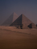 Morning Mist Over Pyramids, Cairo, Egypt Photographie par Chris Mellor