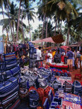 Bags And Jewellery At Flea Market, Anjuna, India Lámina fotográfica por Setchfield Neil Bags And Jewellery At Flea Market, Anjuna, India Lámina fotográfica por Setchfield Neil