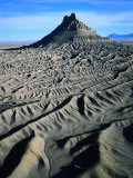 Factory Butte Near Hanksville, Utah, USA Photographie par Jim Wark
