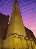 Luxor Temple, Purple Sky Lámina fotográfica