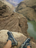 Feet Shod in River Shoes on an Overlook above the Colorado River Photographie par Bobby Model